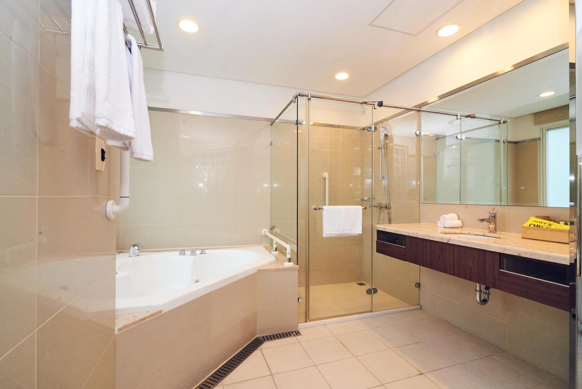 Check Inn Select Taipei Nangang Exterior photo